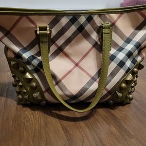 Authentic Burberry large tote in khaki green